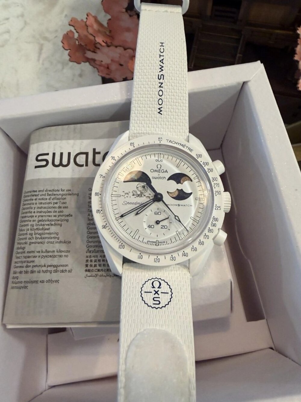 Swatch X Omega Moonswatch Mission to Earthphase Gold SO33W701L